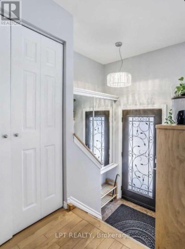UPPER- 451 BRIGADOON DRIVE , Hamilton, Ontario L9C 6C8 4