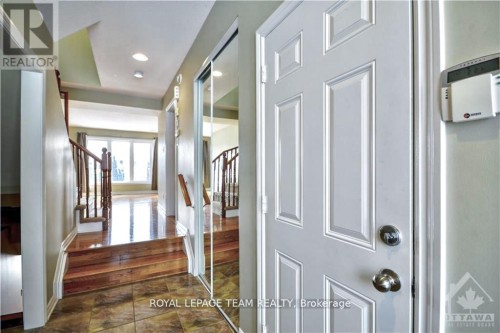 234 TANDALEE CRESCENT , Ottawa, Ontario K2M 0A2 2