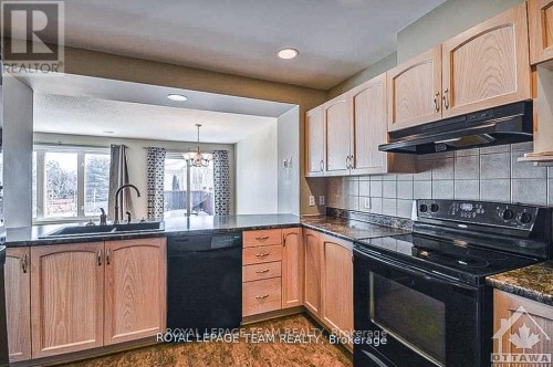 234 TANDALEE CRESCENT , Ottawa, Ontario K2M 0A2 5