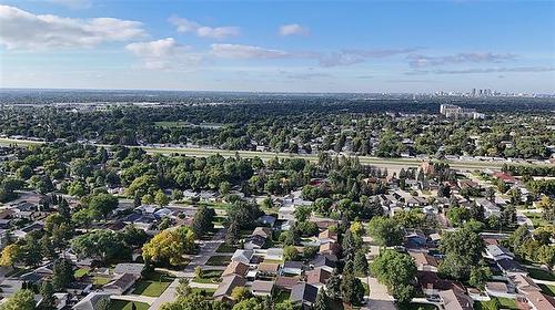 56 Hathway Rd, Winnipeg, MB 