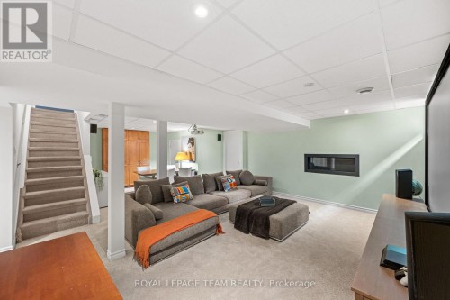 642 Tillbury Avenue W, Ottawa, ON 