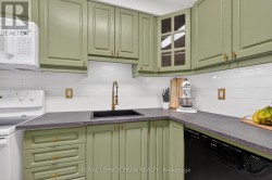 Ample counter space! - 