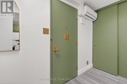 Welcome to this beautifully updated condo. - 