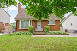 528 BROWNING AVENUE  Ottawa, ON K1G 0T4