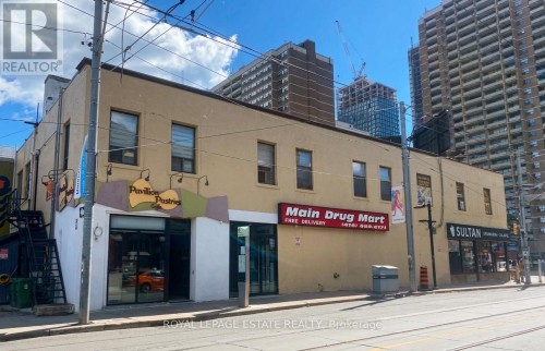 2558 Danforth Avenue, Toronto, ON 