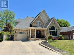 241 4TH STREET CRESCENT  Hanover, ON N4N 3S9