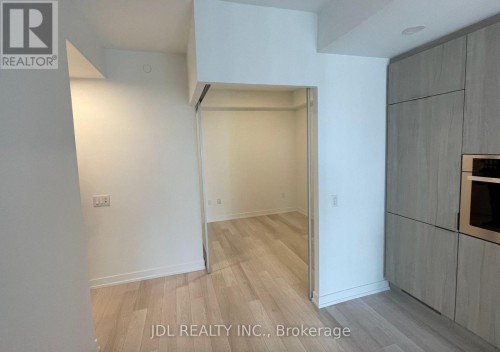 39 Roehampton Avenue, Toronto, ON 
