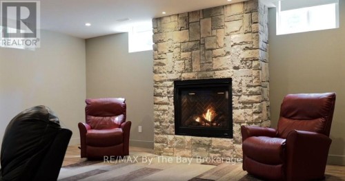 81 Spruce Street, Tiny, ON 