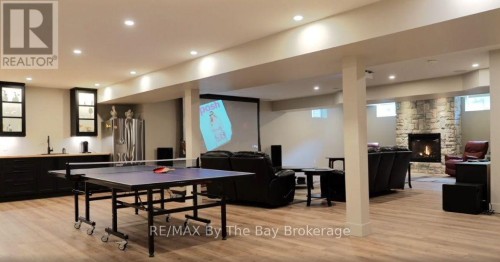 81 Spruce Street, Tiny, ON 