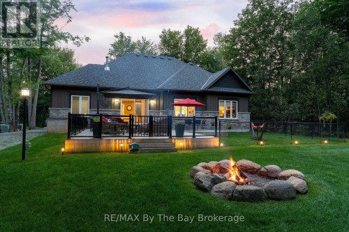 81 Spruce Street, Tiny, ON 