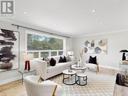 79 CARTIER CRESCENT  Richmond Hill, ON L4C 2N3