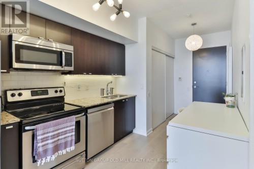 2709 - 105 THE QUEENSWAY , Toronto, Ontario M6S 5B5 2