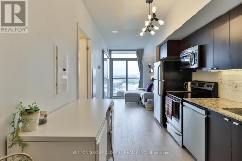 2709 - 105 THE QUEENSWAY , Toronto, Ontario M6S 5B5 4
