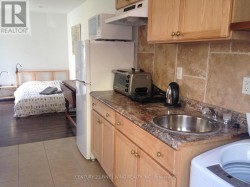 (GRDN) - 400 NAIRN AVENUE  Toronto, ON M6E 4J3