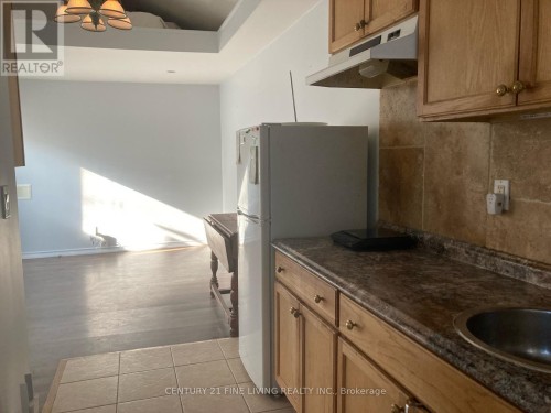 (GRDN) - 400 NAIRN AVENUE , Toronto, Ontario M6E 4J3 2