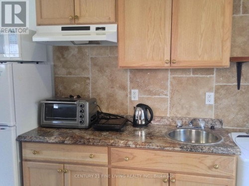 (GRDN) - 400 NAIRN AVENUE , Toronto, Ontario M6E 4J3 3