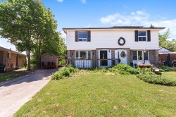 27 DAPHNE Crescent Barrie, ON L4M 2Y7