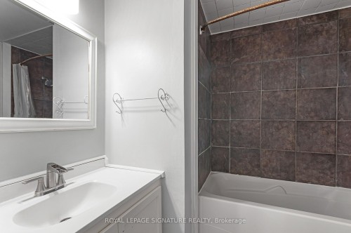27 Daphne Crescent, Barrie, ON 