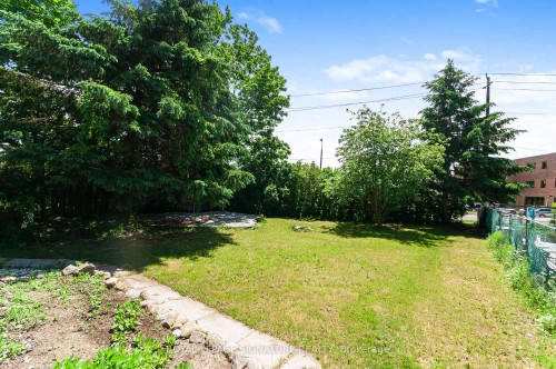 27 Daphne Crescent, Barrie, ON 