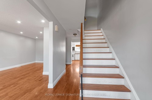 27 Daphne Crescent, Barrie, ON 