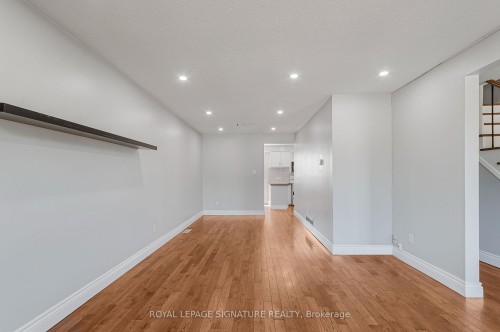 27 Daphne Crescent, Barrie, ON 