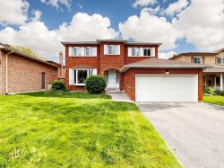 94 Howlett Avenue  Newmarket, ON L3Y 5S5