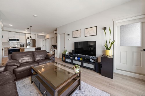 #302-2469 Gateway Rd, Langford, BC 