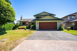 730 Viaduct Ave EASTSaanich, BC V8Z 6N3