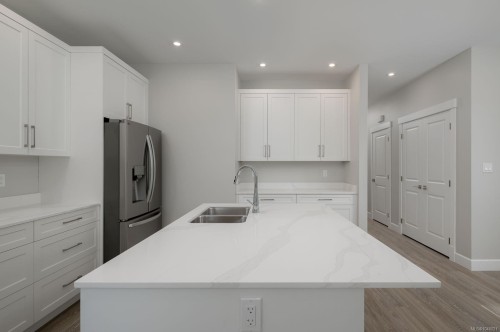 1342 Mckinley Rd, Ladysmith, BC 