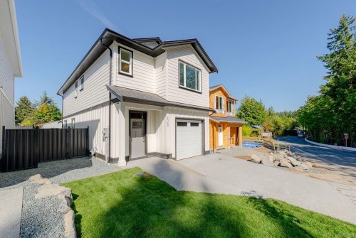 1342 Mckinley Rd, Ladysmith, BC 