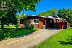 1 VERA COURT Hamilton, ON L8K 4G7
