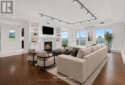 1802 - 38 AVENUE ROAD Toronto, ON M5R 2G2