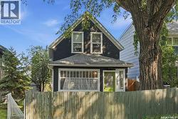 408 E AVENUE S  Saskatoon, SK S7M 1S3