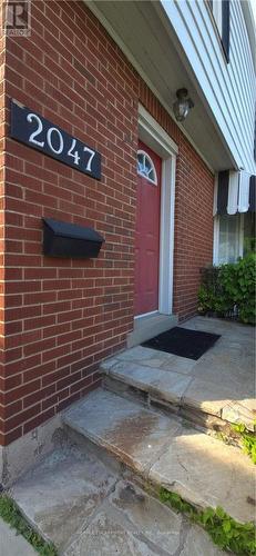 2047 JAMES STREET , Burlington, Ontario L7R 1H4 3
