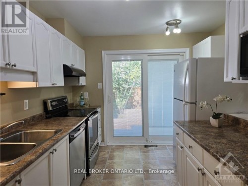 59 PIPER CRESCENT , Ottawa, Ontario K2K 2S9 5