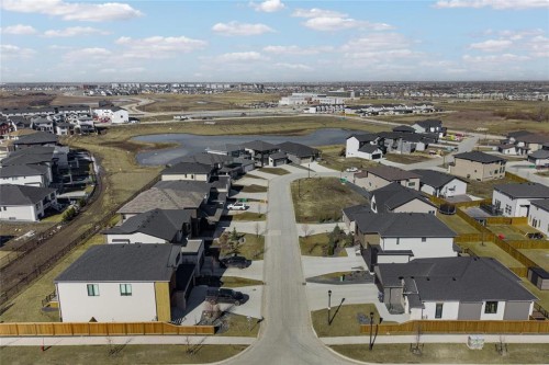 6 Siddiqui Ridge, Winnipeg, MB 