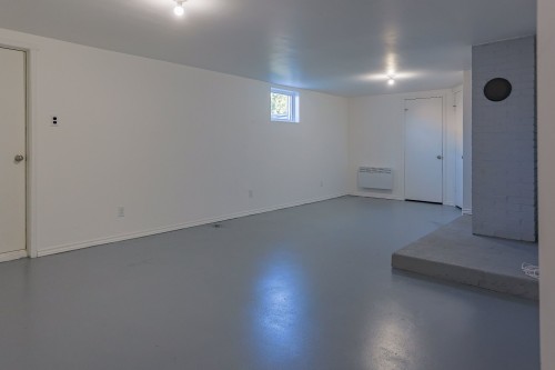 Family Room - 70 Rue St-Honoré, Saint-Étienne-Des-Grès, QC 