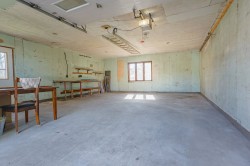 Garage - 