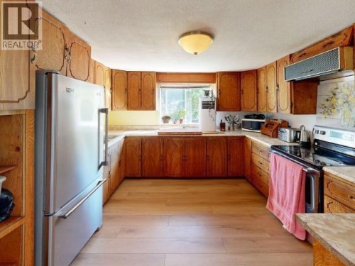 4474 Joyce Ave, Powell River, BC 