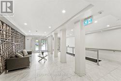 Foyer - 