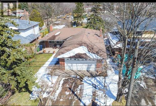 MAIN - 15 STRANDHILL ROAD , Toronto, Ontario M1J 3A8 2