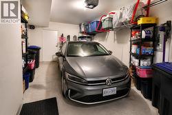 Single garage with large extra room at the back. - 