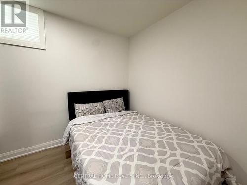 2954 ELGIN MILLS ROAD E , Markham, Ontario L6C 1K9 4