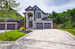 31 DORR COURT  Hamilton, ON L9K 0H4