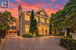 44 COTSWOLD CRESCENT Toronto, ON M2P 1N2