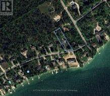 Blue dot indicates waterfront shoreline access lot - 