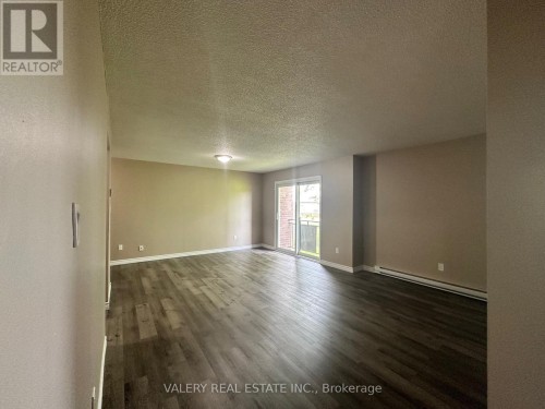 7 - 1 LOWNDES AVENUE , Georgina, Ontario L4P 3J7 5