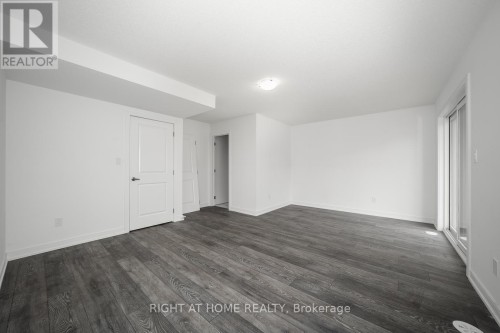 6 Blue Forest Crescent, Barrie, ON 