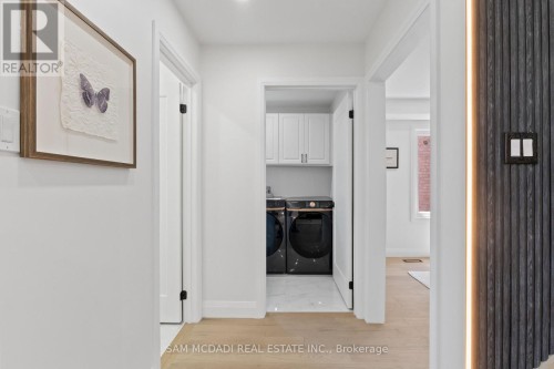 1521 Roseway Drive, Mississauga, ON 