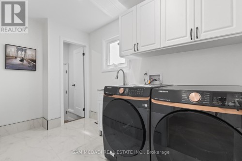 1521 Roseway Drive, Mississauga, ON 